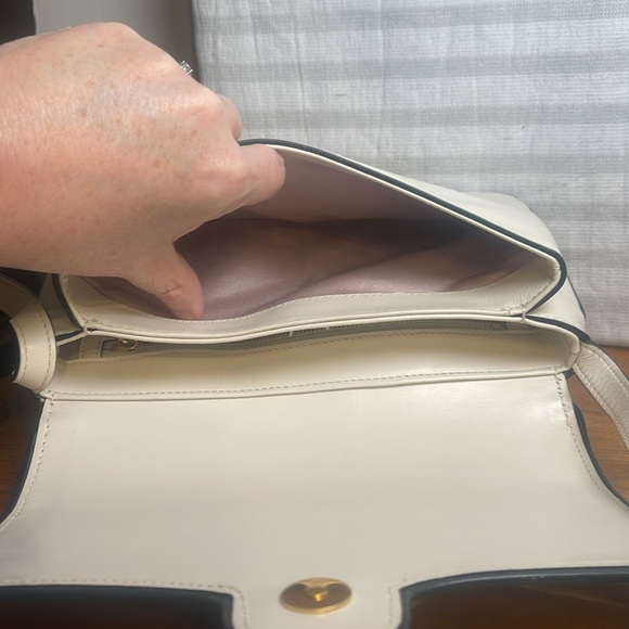 Gucci Arli Calf Skin Leather Crossbody - Picture 7 of 9